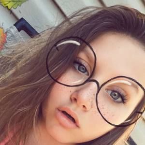 Meet your Posher, Hailey